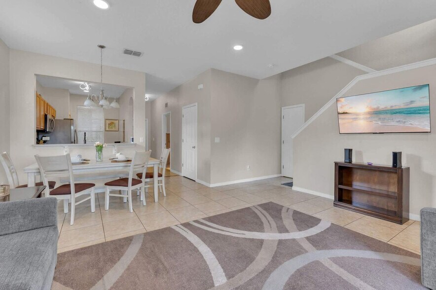 Building Photo - 448 Miramar Ave