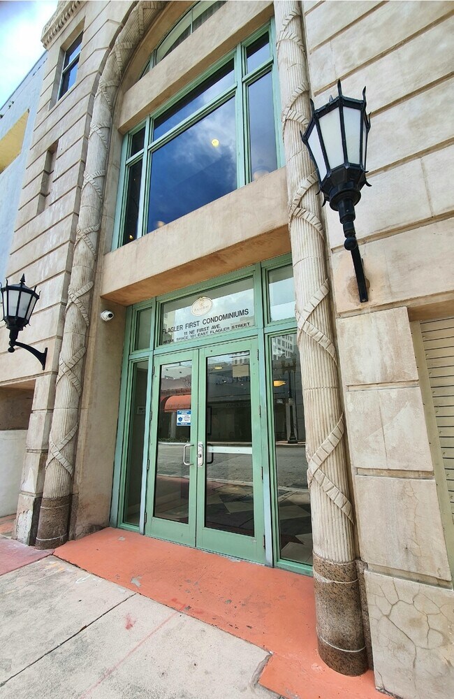 Building Photo - 111 E Flagler St
