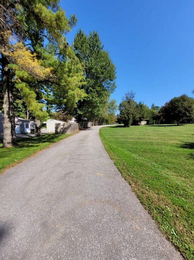 Building Photo - 1225 Caln Meetinghouse Rd