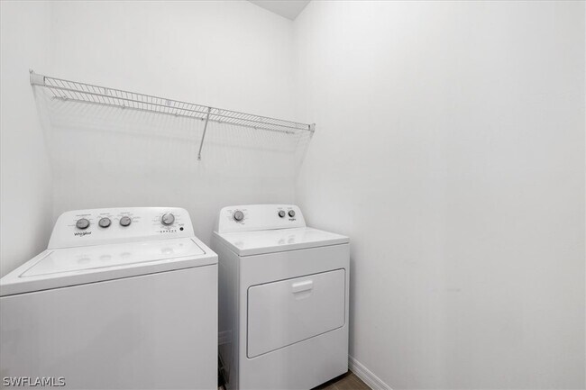 Building Photo - 1123 Tranquil Brk Dr