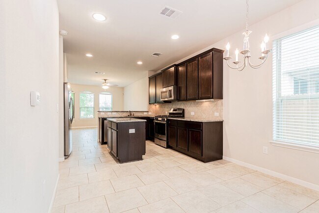 Building Photo - 605 Allenscreek Way-