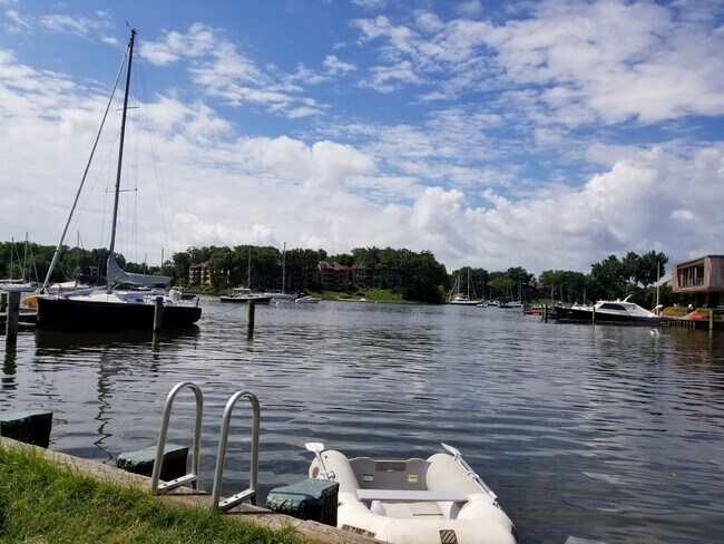 Building Photo - 81 Conduit St