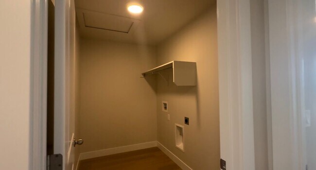 Building Photo - 13646 S Watts Ln