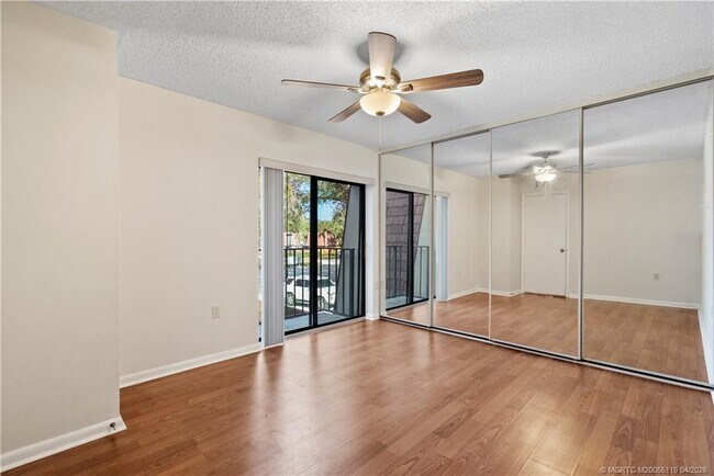 Building Photo - 2930 SW Sunset Trace Cir