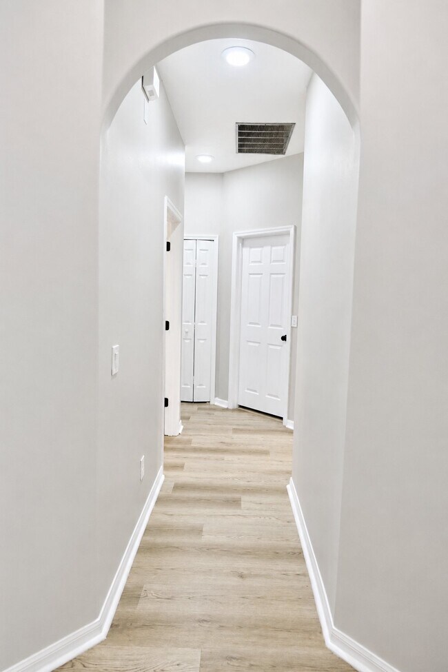 Building Photo - 10451 Andover Point Cir