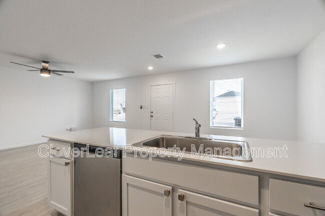 Building Photo - 12822 Ratcliff Lk