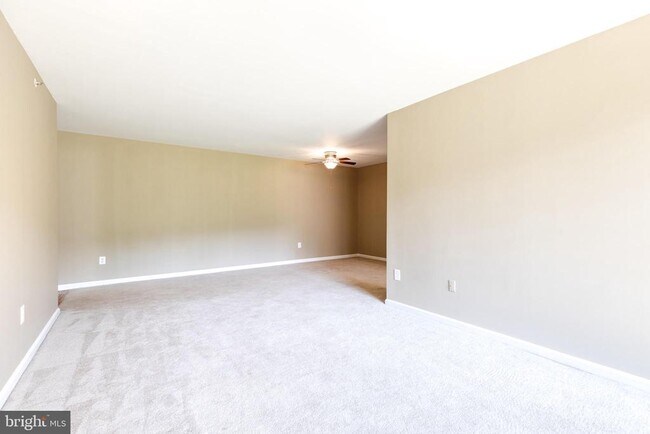 Building Photo - 3512 Thomas Pointe Ct