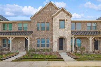 Building Photo - 517 Parkside Dr