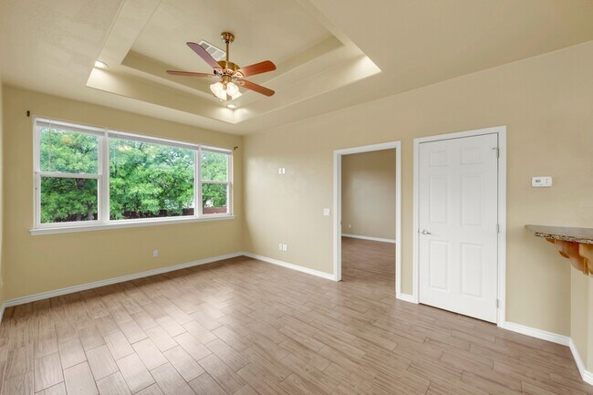 Building Photo - 623 Skyline Dr