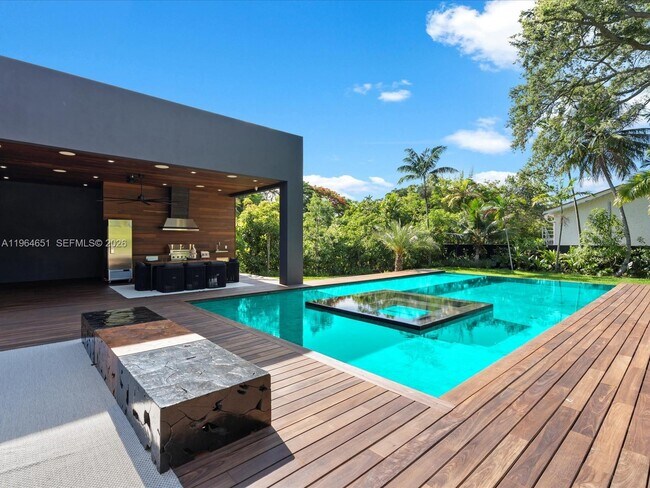 Building Photo - 871 NE 83rd St