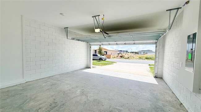 Building Photo - 5177 Green Belt Dr