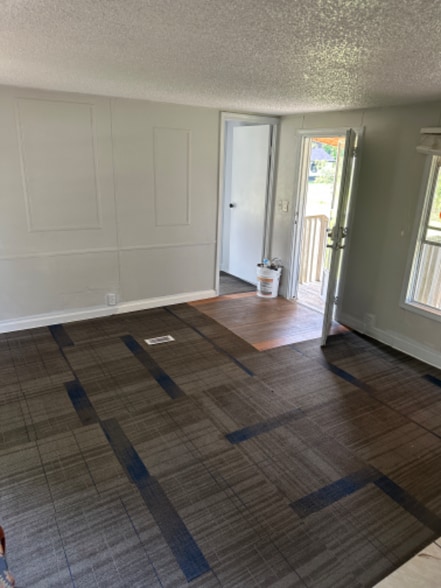 Building Photo - 1929 Arthur Lawrence Dr