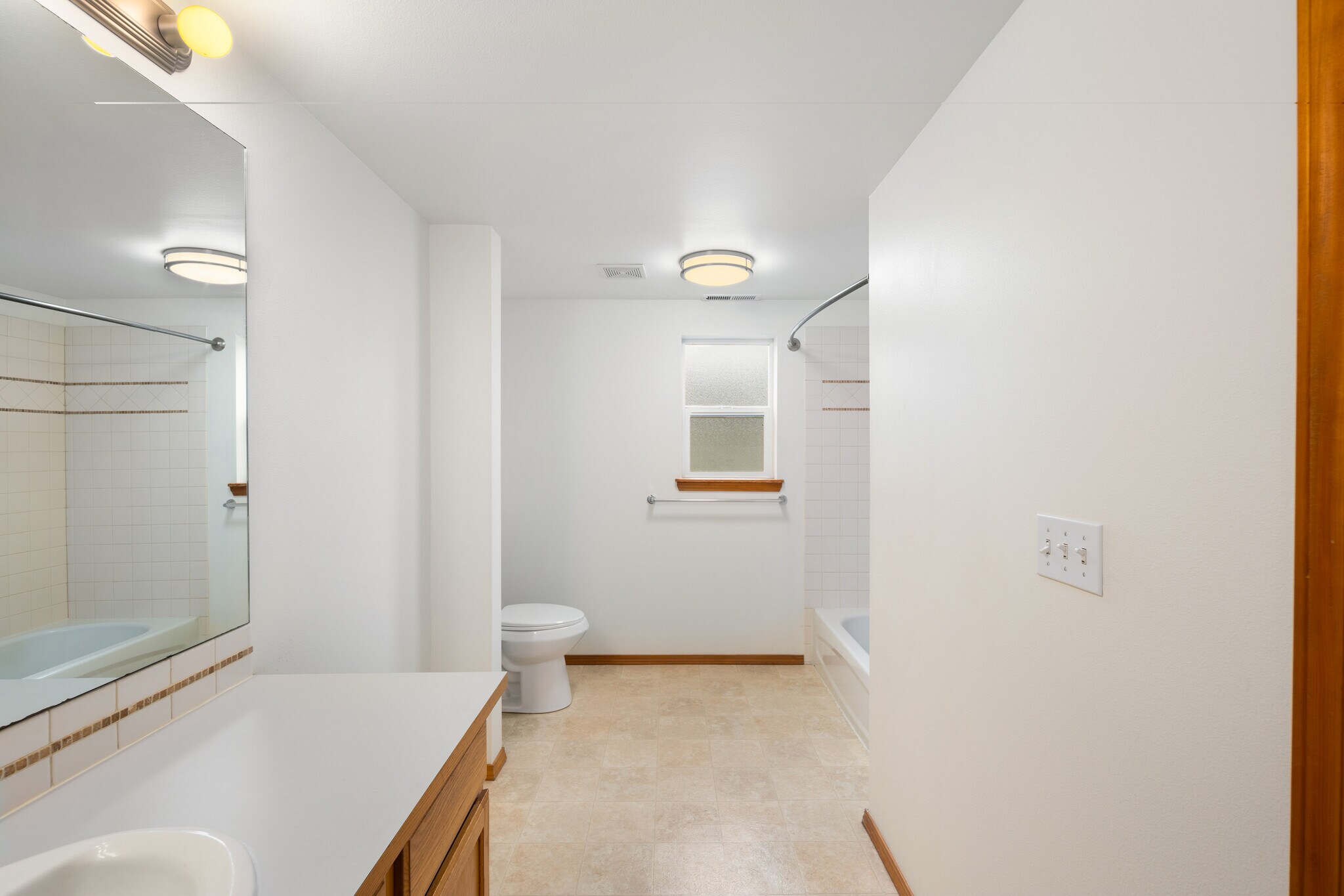 Building Photo - 8823 Delridge Way SW