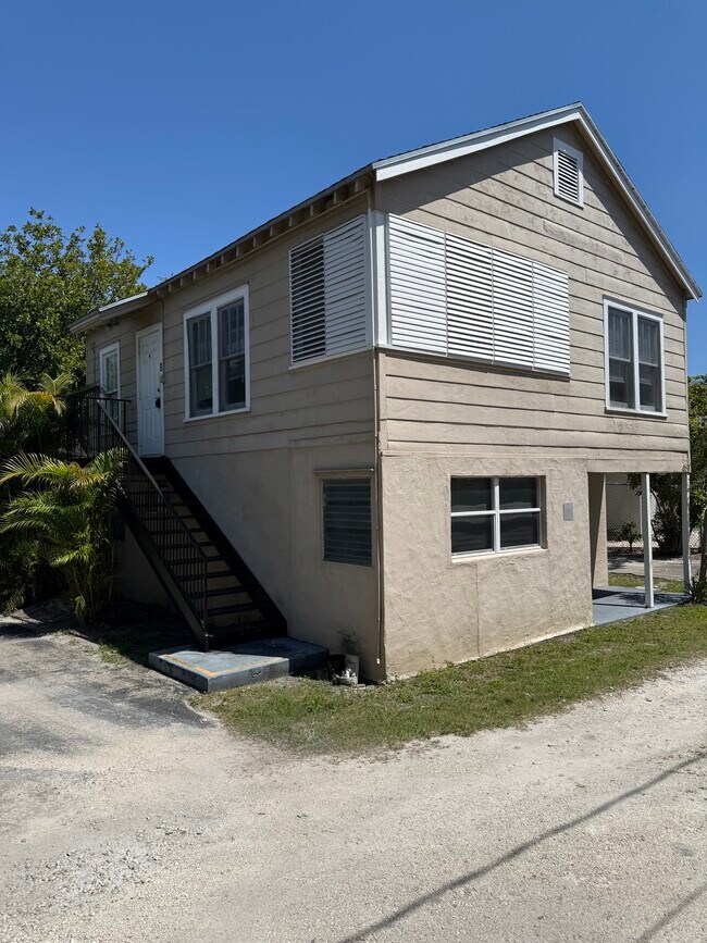 Building Photo - 810-812 NE 4th St