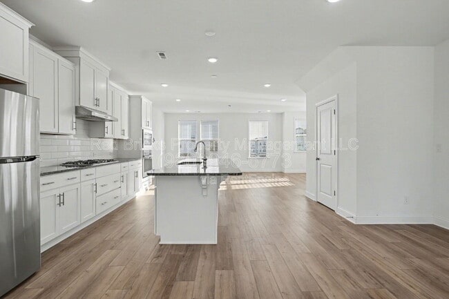 Building Photo - 9240 Walnut Hl Rd NW