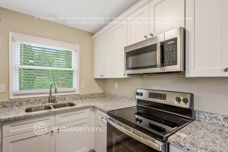 Building Photo - 4116 Emerald Lake Dr