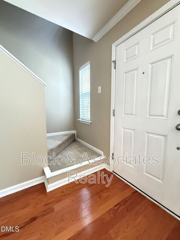 Building Photo - 9911 Cleaver Ct