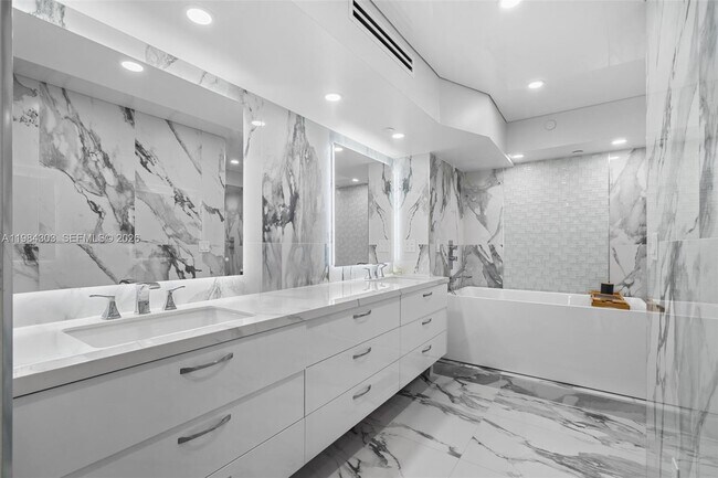 Building Photo - 210 174th St