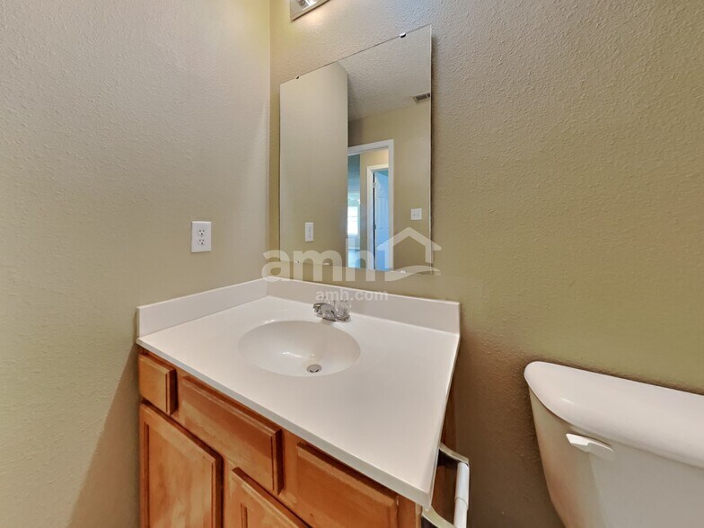 Building Photo - 5833 Cabot Dr