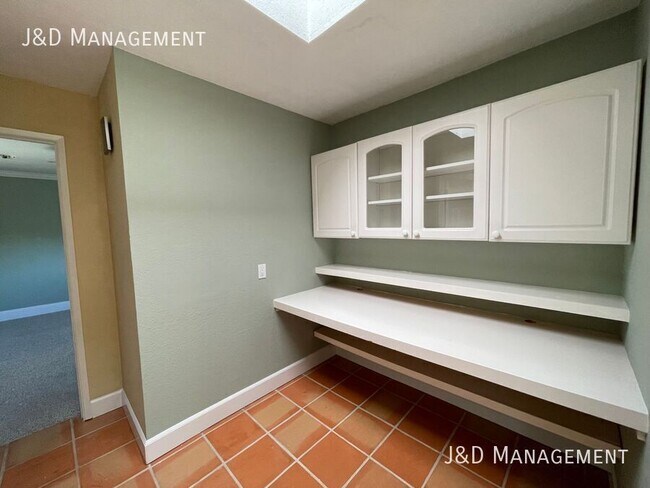 Building Photo - 1762 Hornblend St