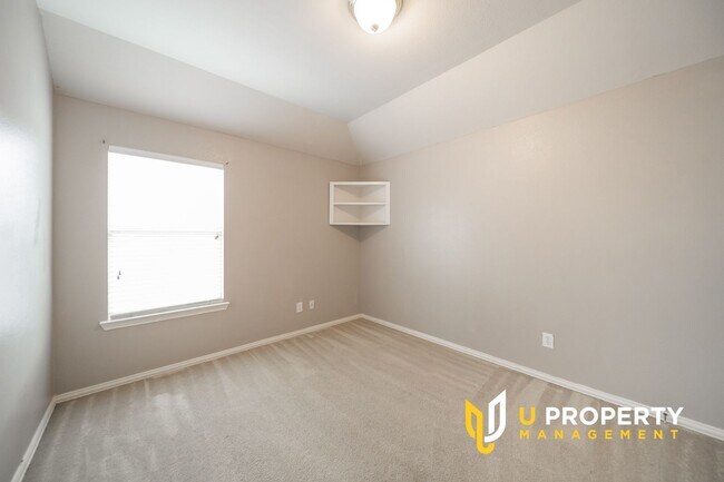 Building Photo - Location! Location! Two bedrooms downstair...