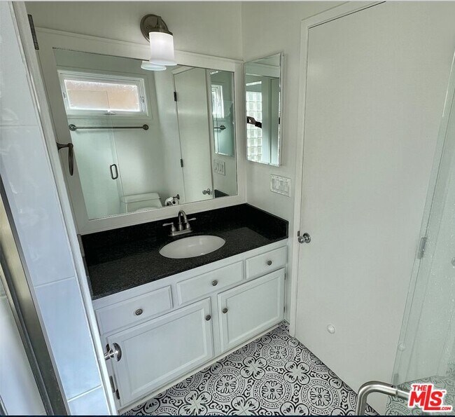 Building Photo - 311 Hill St