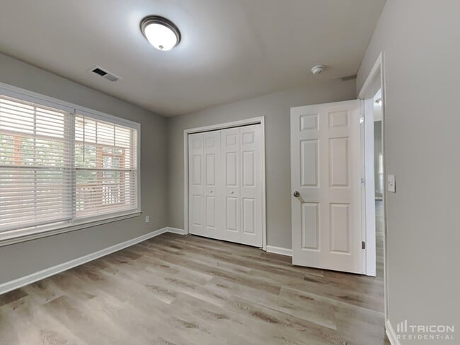 Building Photo - 33 Elmwood Blvd
