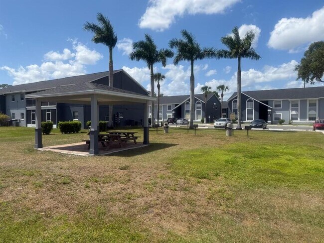Building Photo - 4214 Pershing Pointe Pl