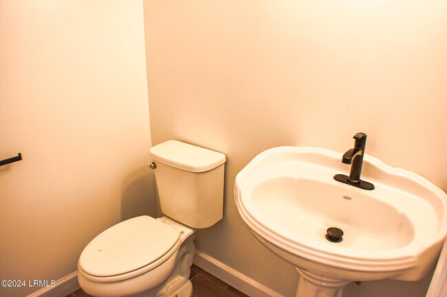 Building Photo - 43 Blue Haw Ct