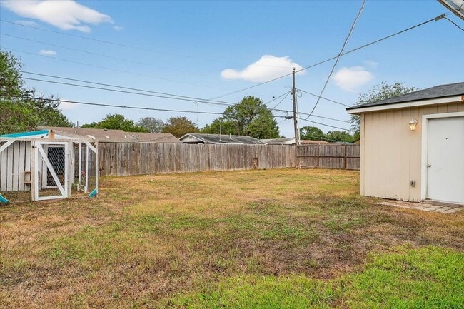 Building Photo - 4729 Prinston- 4bed/1bath- $1,395/month