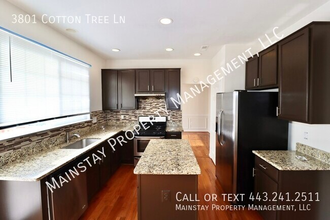 Building Photo - Beautiful 5 Bedroom SFH in Family Friendly...