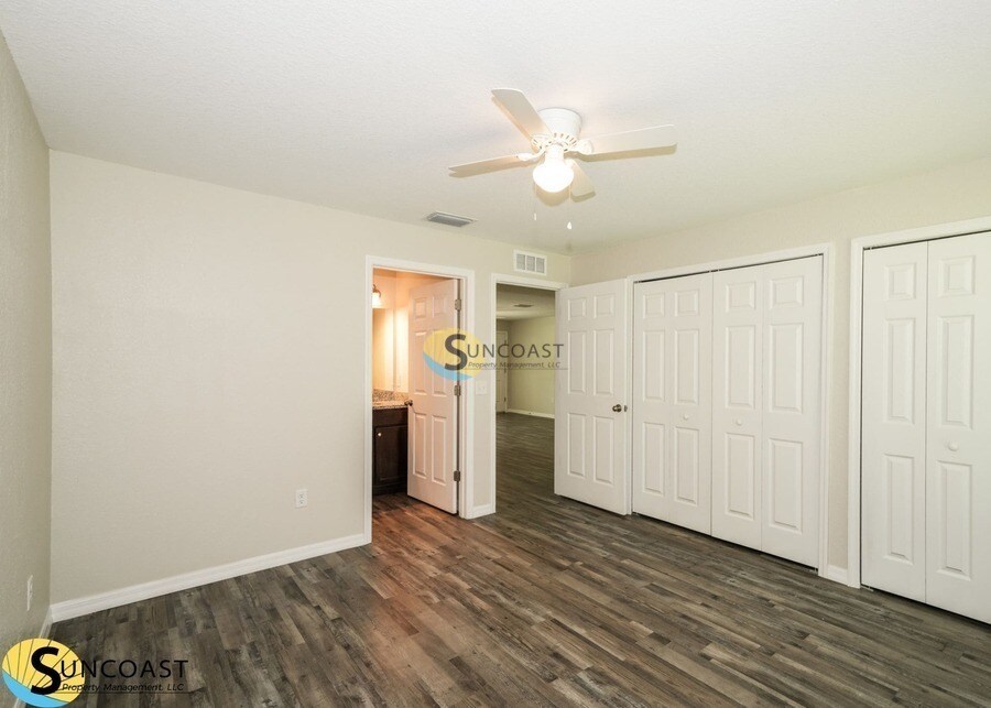 Building Photo - 9137 N Mendoza Way