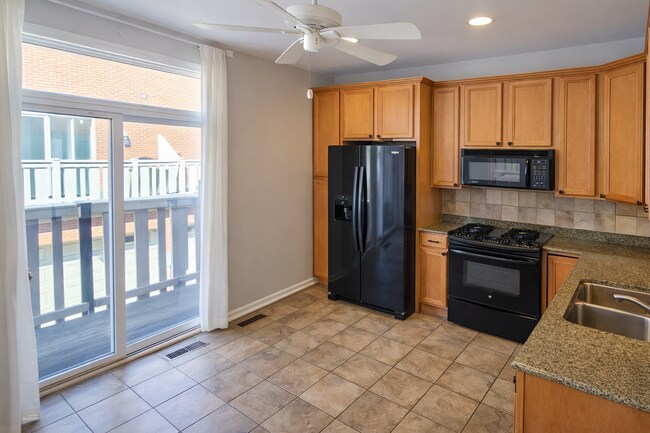 Building Photo - 2331 N Lister Ave