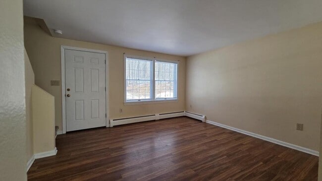 Building Photo - 27 N Main St