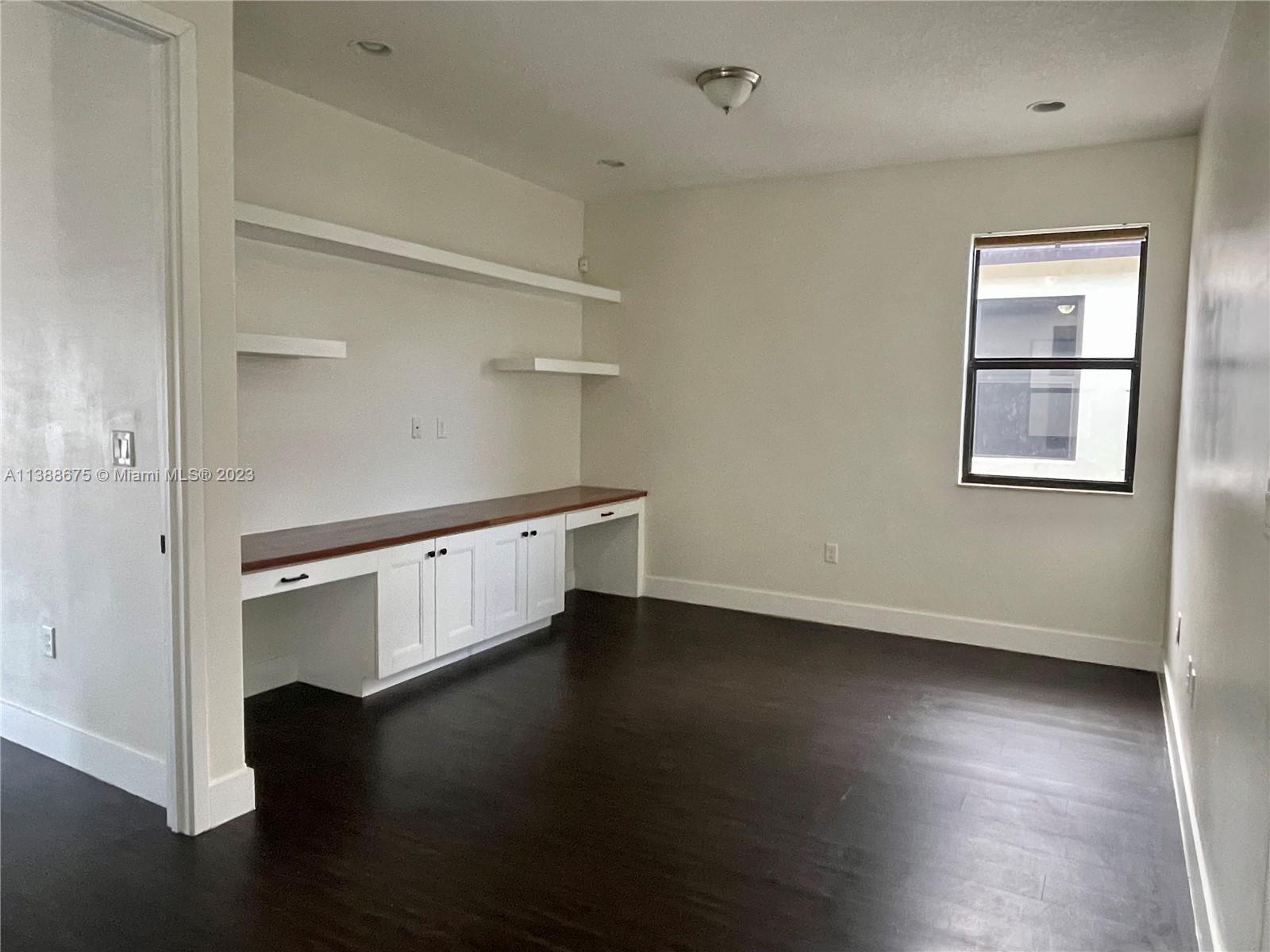 Building Photo - 3316 W 98th Pl