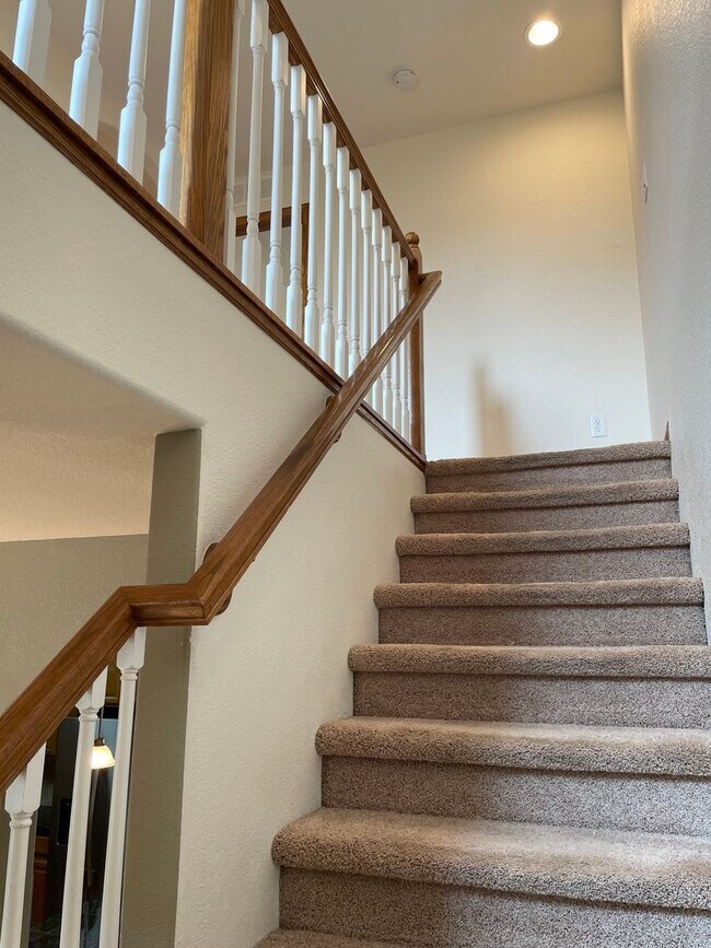 Building Photo - 3545 Big Ben Dr