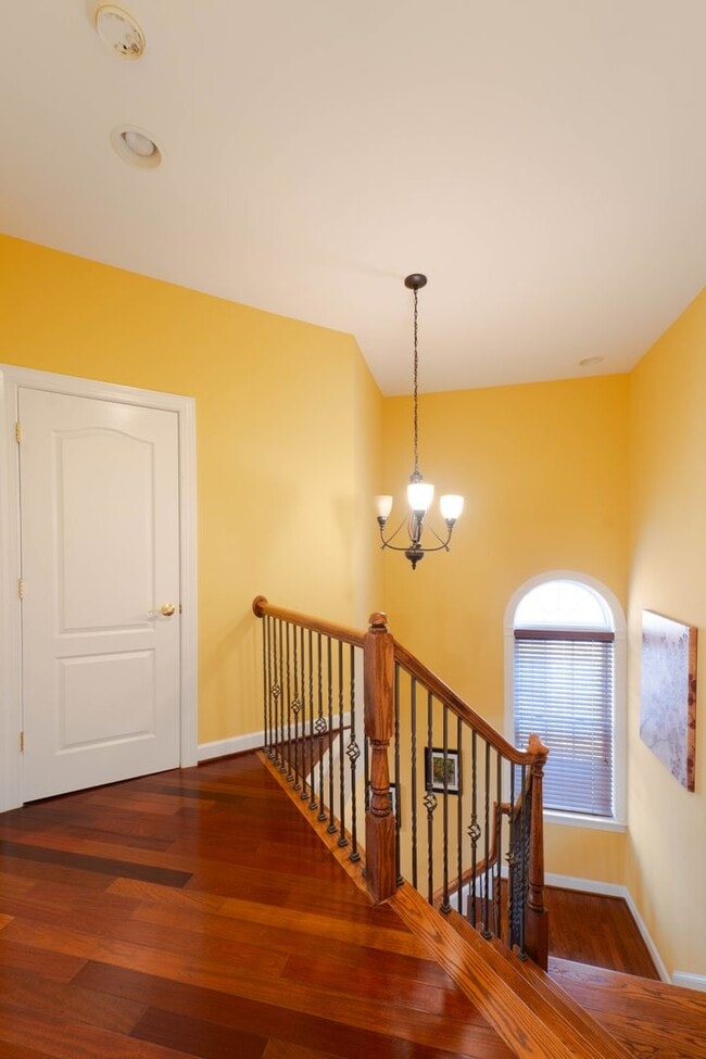 Building Photo - Well Appointed 3 Bedroom 3.5 Bath Townhome in Fairfax