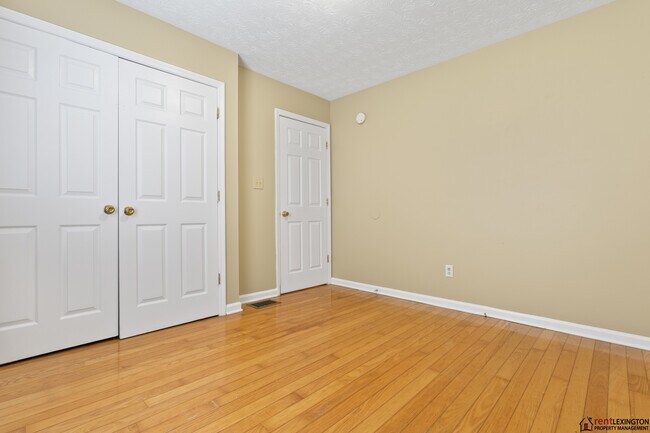 Building Photo - 531 Bell Pl Dr