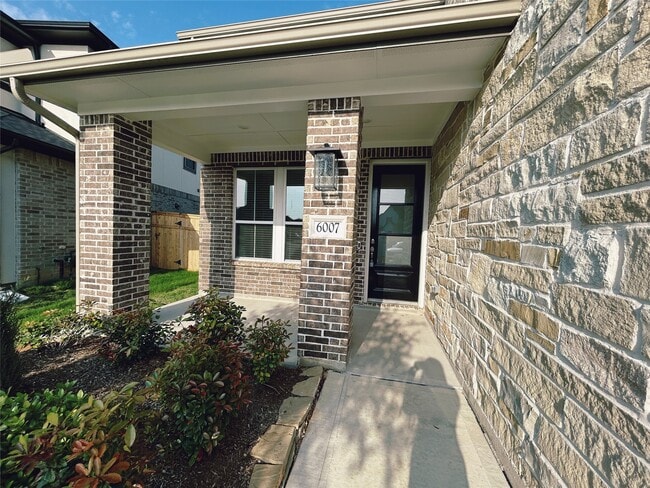 Building Photo - 6007 Churchill Spgs Ln