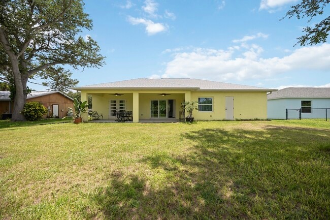Building Photo - 11247 Euler Ave
