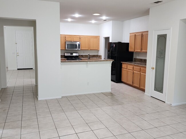 Building Photo - Single Level 3 Bedroom Home in Crowne Hill