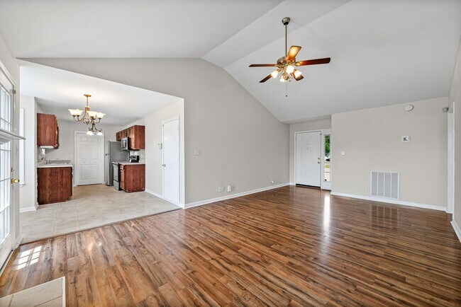 Building Photo - 3865 Roscommon Way
