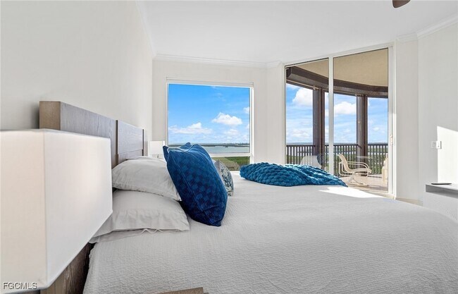 Building Photo - 23750 Via Trevi Way