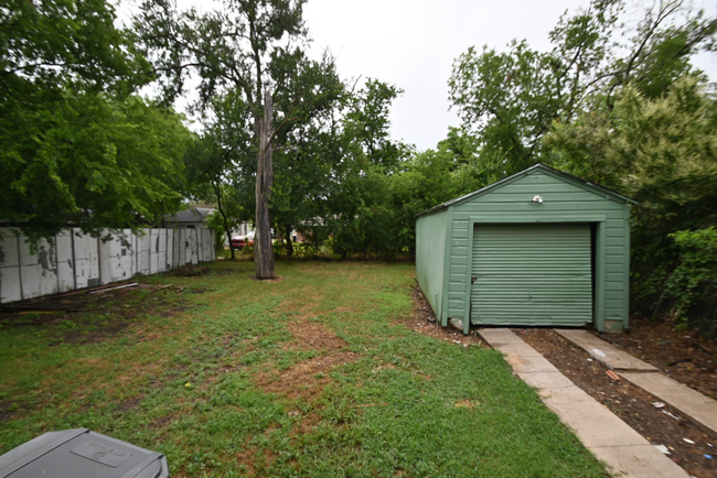 Building Photo - 2650 Scotland Dr