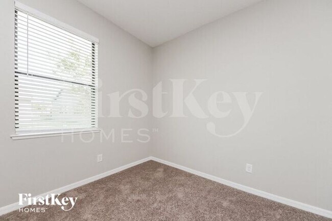 Building Photo - 4705 Blackthorn Cir