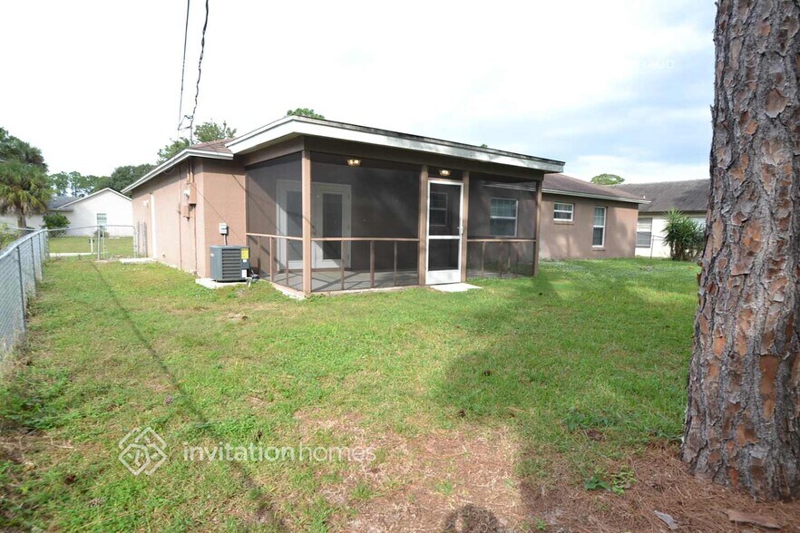 Building Photo - 1648 Raymore St NW