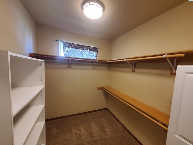 Building Photo - South Kennewick Rambler for rent