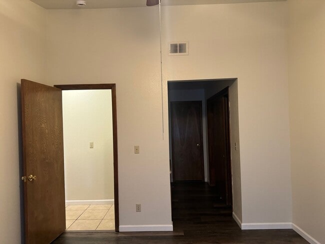 Building Photo - Cozy 2-Bedroom Home for Rent in Tracy!