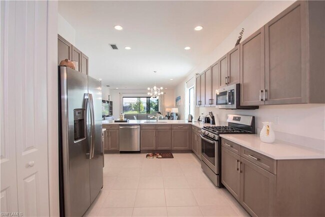 Building Photo - 4405 Aurora St