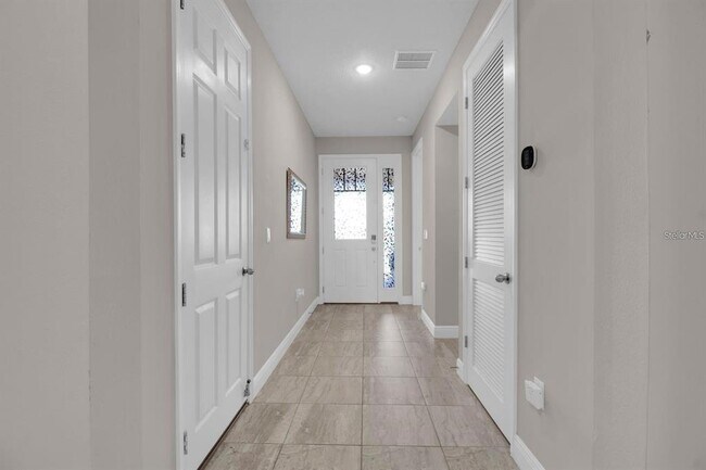 Building Photo - 2487 Empress Dr